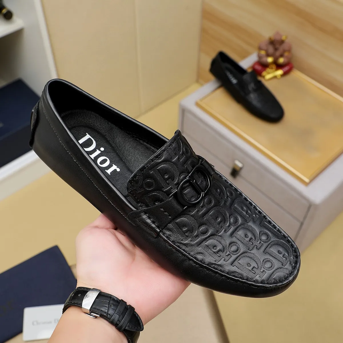 Men's shoes 💰380 🕷️🕷️[Dior] Dior's new casual men's shoes are launched in Hong Kong counters. Official website 1:1 production. Italian original first-layer cowhide + 🐷 leather lining. Designed by European and American masters. Perfect shape to create counter quality, solid color rubber wear-resistant outsole and classic dazzling toe! Super versatile and very comfortable. High-end without losing taste, fashionable and novel! ! Absolute focus! Colors available! Code number 38-44 (45.46 customized)